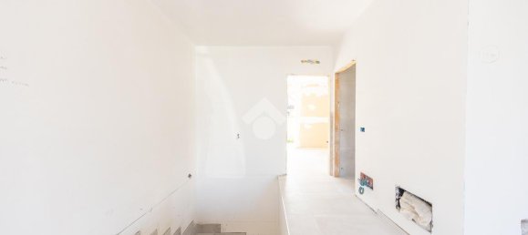 4 rooms Villa in Rome, Italy No. 18062 5