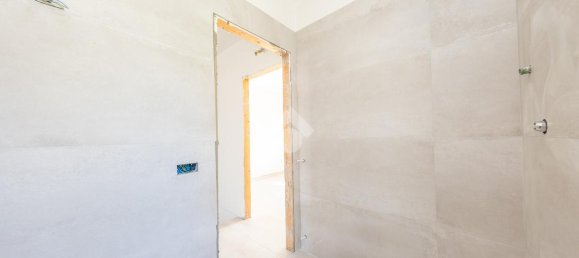 4 rooms Villa in Rome, Italy No. 18062 12