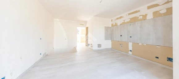 4 rooms Villa in Rome, Italy No. 18062 3