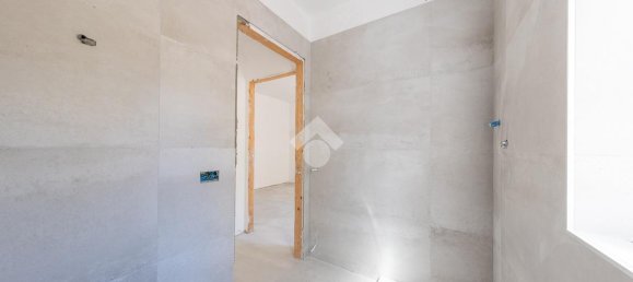 4 rooms Villa in Rome, Italy No. 18062 17