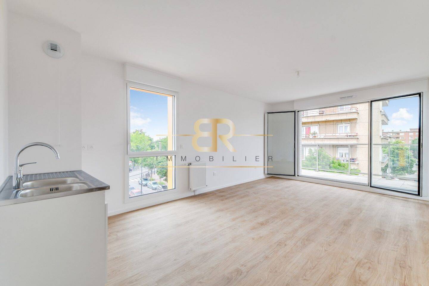3 bedrooms Apartment in Aubervilliers, France No. 171176