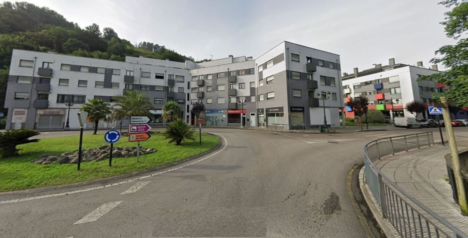  عقار تجاري في Oviedo, Spain 129متر مربع رقم 29061