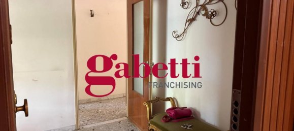 4 bedrooms Apartment in Caserta, Italy No. 285825 10