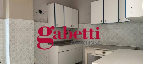 4 bedrooms Apartment in Caserta, Italy No. 285825 18