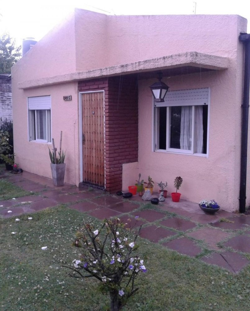 Casa de 2 dormitorios en Campo Creado, Argentina No. 81358