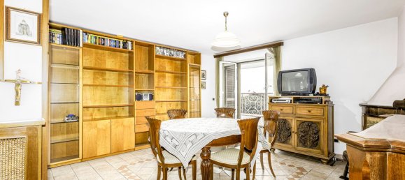 3 rooms Apartment in Ciampino, Italy No. 18939 2