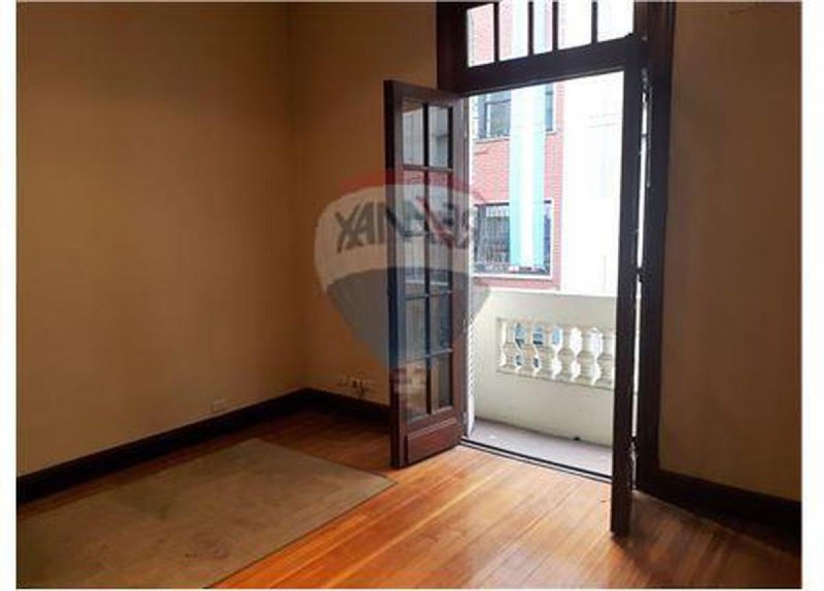 83m² Office in Buenos Aires, Argentina No. 107539