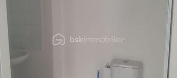 24m² Commercial property in Bourgoin-Jallieu, France No. 284926 4