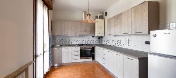 3 bedrooms Apartment in Correggio, Italy No. 98522 5