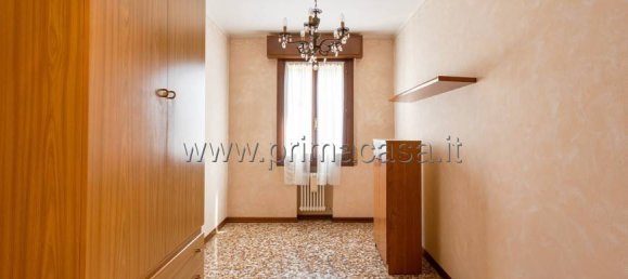 3 bedrooms Apartment in Correggio, Italy No. 98522 13