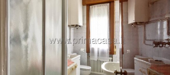 3 bedrooms Apartment in Correggio, Italy No. 98522 16