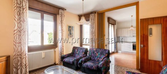 3 bedrooms Apartment in Correggio, Italy No. 98522 4