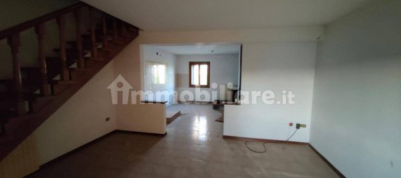 1000m² Building in Barbarano Mossano, Italy No. 72325 8