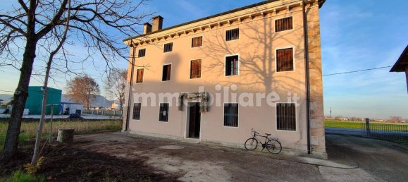 1000m² Building in Barbarano Mossano, Italy No. 72325 2