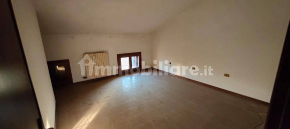 1000m² Building in Barbarano Mossano, Italy No. 72325 10