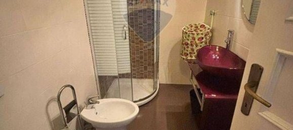 3 bedrooms Apartment in Parma, Italy No. 319718 9