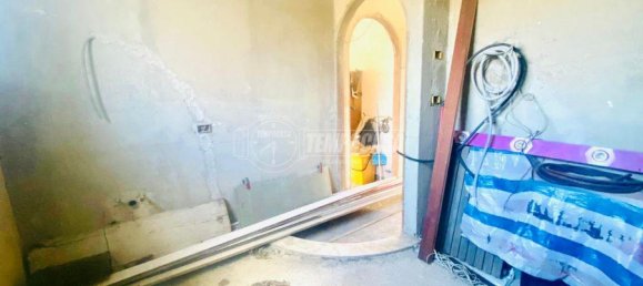 Apartamento de 8 habitaciónes en Camposano, Italy No. 5640 2