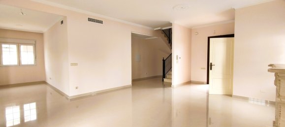 4 bedrooms Villa in Cabo Roig, Spain No. 4828 4