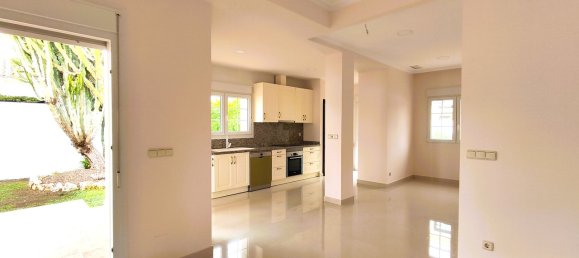 4 bedrooms Villa in Cabo Roig, Spain No. 4828 6