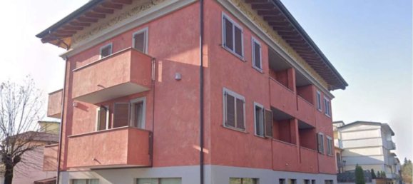 3 rooms Apartment in Ponte San Pietro, Italy No. 62585 4