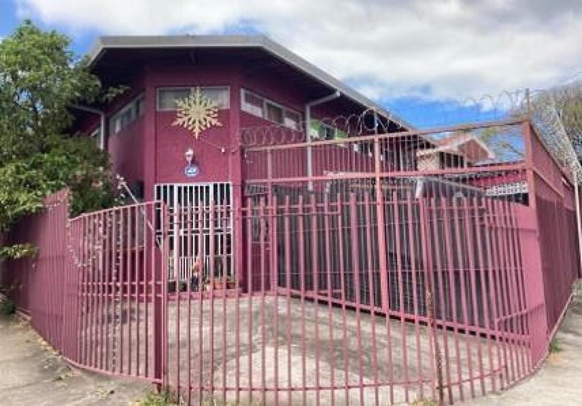 4 bedrooms House in Tibas, Costa Rica No. 422