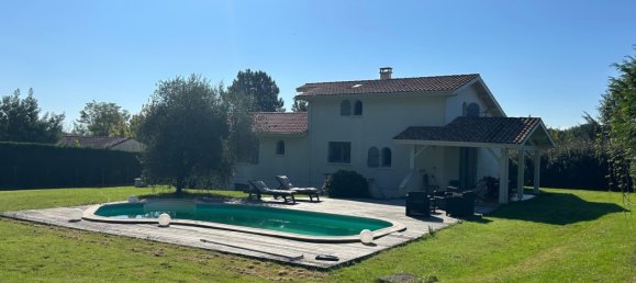 Villa de 4 dormitorios en Carignan-de-Bordeaux, France No. 98537 2