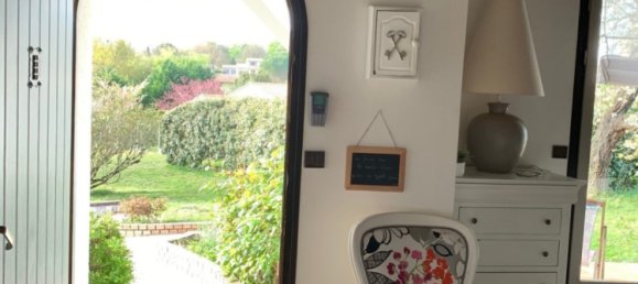 Villa de 4 dormitorios en Carignan-de-Bordeaux, France No. 98537 6