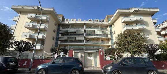 4 rooms Apartment in San Nicola la Strada, Italy No. 130474 3
