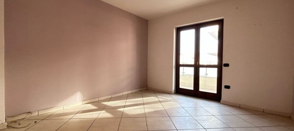 4 rooms Apartment in San Nicola la Strada, Italy No. 130474 5