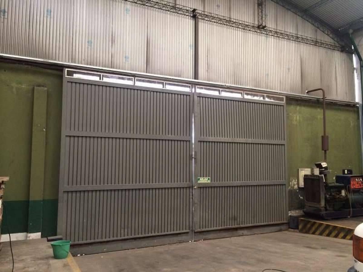 2000m² Commercial property in Avellaneda, Argentina No. 29246