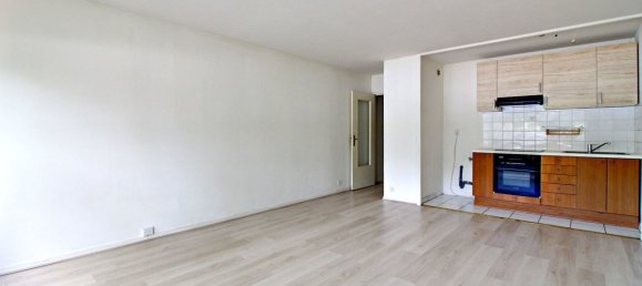 Estudio en Poissy, France No. 175301 4