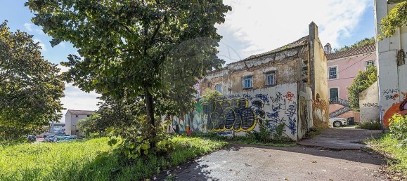 689m² Building in Lisbon, Portugal No. 126073 3