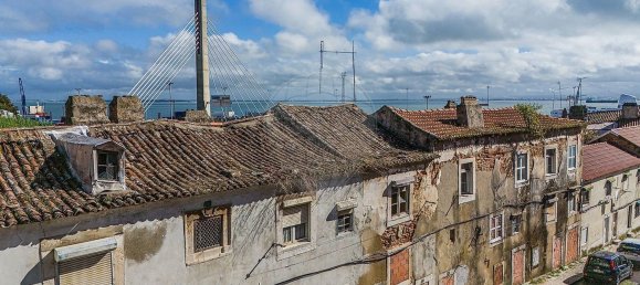 689m² Building in Lisbon, Portugal No. 126073 16