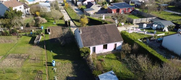 2 bedrooms House in Bourges, France No. 334033 11