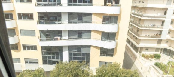 3 bedrooms Apartment in Lisbon, Portugal No. 137713 13