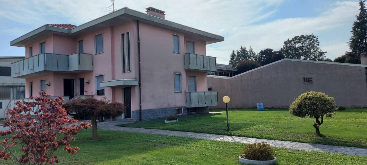 10غرفة فيلا في Solbiate Olona, Italy رقم 154151