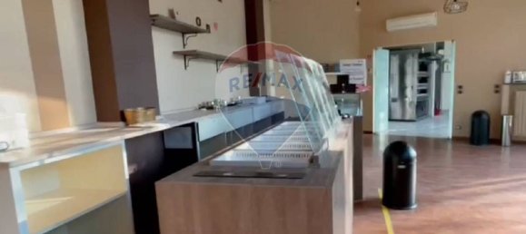  عقار تجاري في Bergamo, Italy 305متر مربع رقم 55740 3