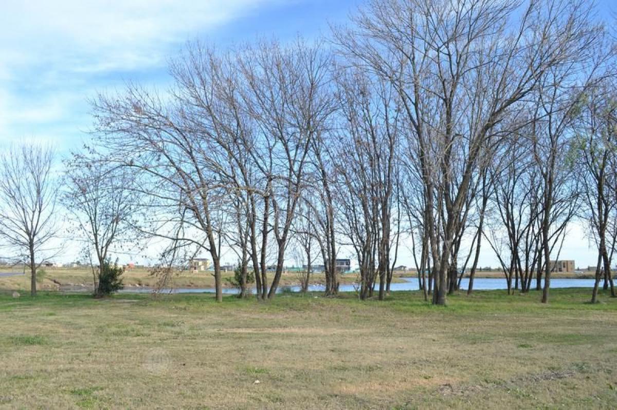 Земельный участок в Эскобар, Аргентина № 113236