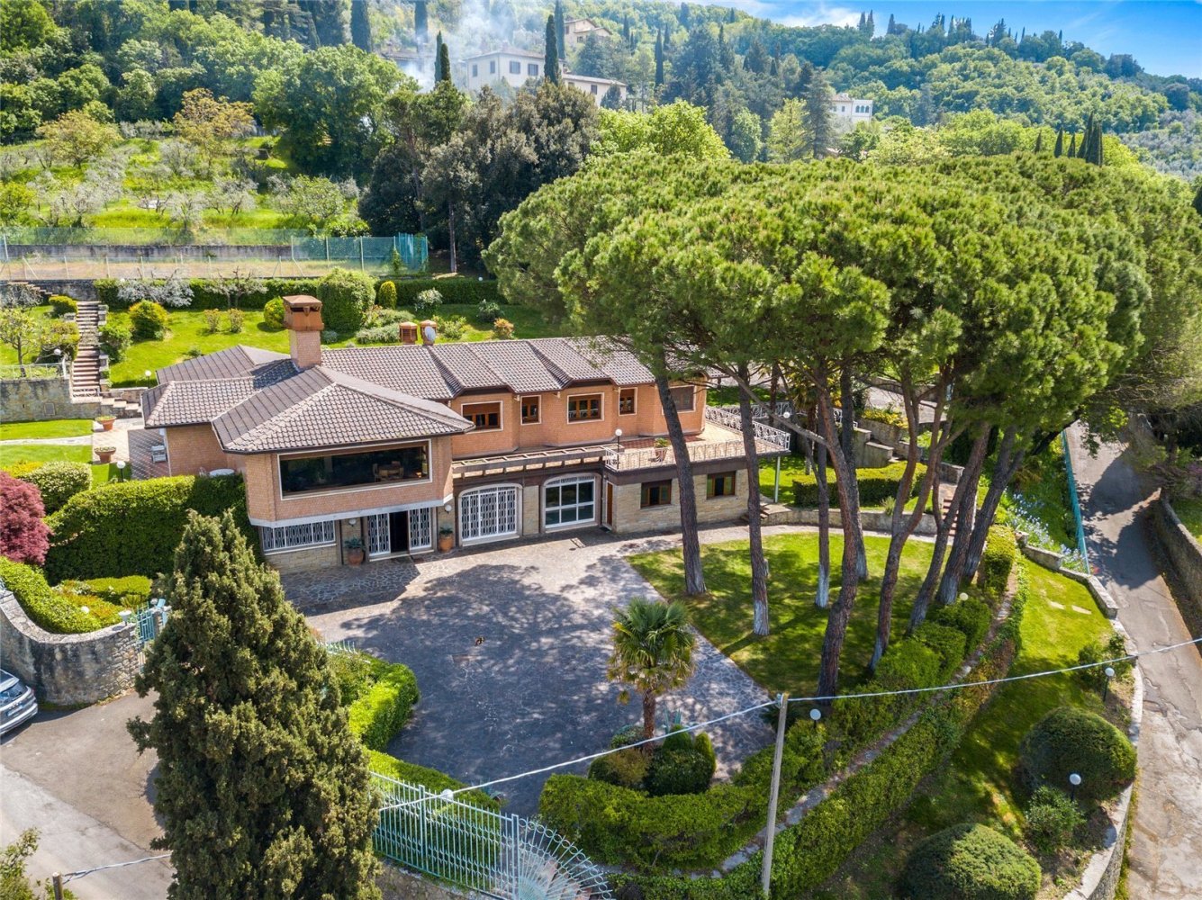 7 bedrooms Villa in Arezzo, Italy No. 392434