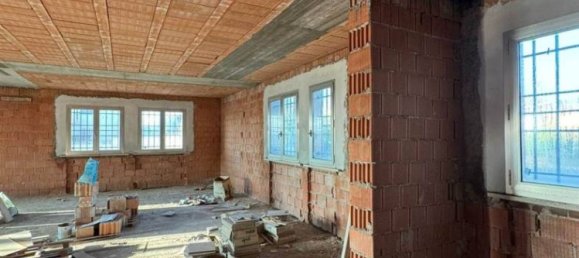 4 rooms Commercial property in Curtatone, Italy No. 6962 4