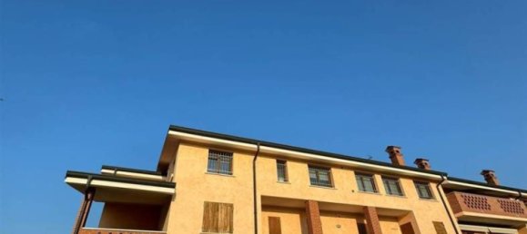 4 rooms Commercial property in Curtatone, Italy No. 6962 9