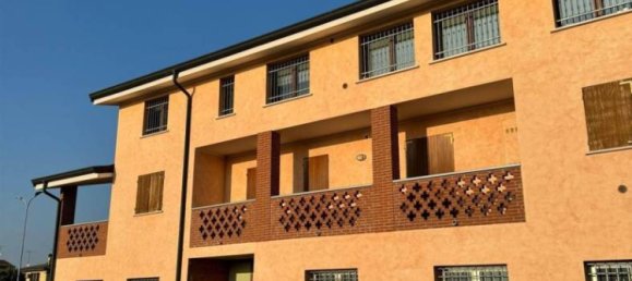 4 rooms Commercial property in Curtatone, Italy No. 6962 16