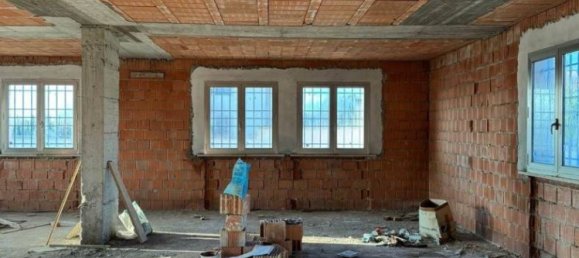 4 rooms Commercial property in Curtatone, Italy No. 6962 3