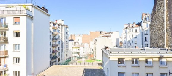 3 bedrooms Apartment in Paris, France No. 131968 2