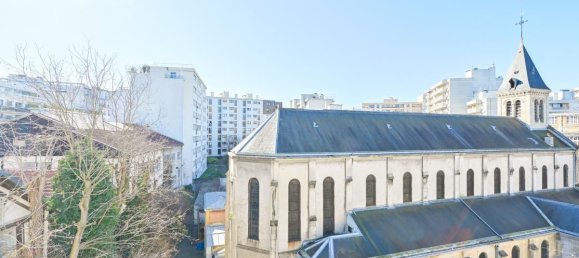 3 bedrooms Apartment in Paris, France No. 131968 9