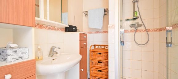 3 bedrooms Apartment in Paris, France No. 131968 6