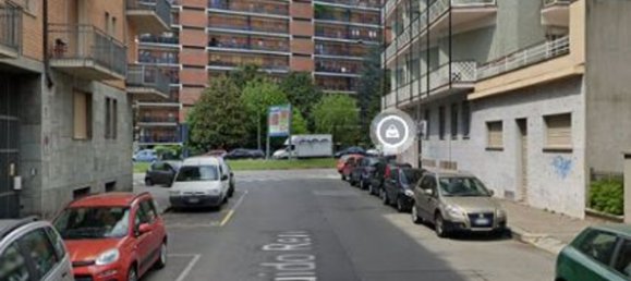 3 rooms Apartment in Turin, Italy No. 47210 2