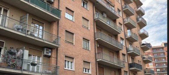 3 rooms Apartment in Turin, Italy No. 47210 3