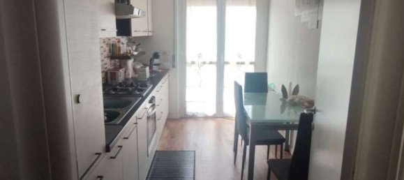 Apartamento de 5 divisões em Garbagnate Milanese, Italy N.º 6916 3