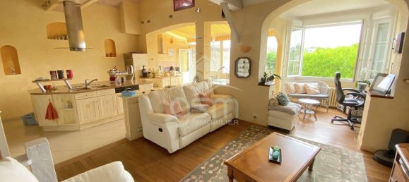 Дом с 3 спальнями в Сент-Мор-де-Турен, Франция № 263612 2